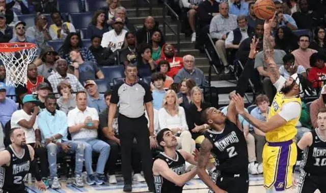 九游体育官网-26次失误埋葬湖人努力 詹姆斯缺阵影响显而易见